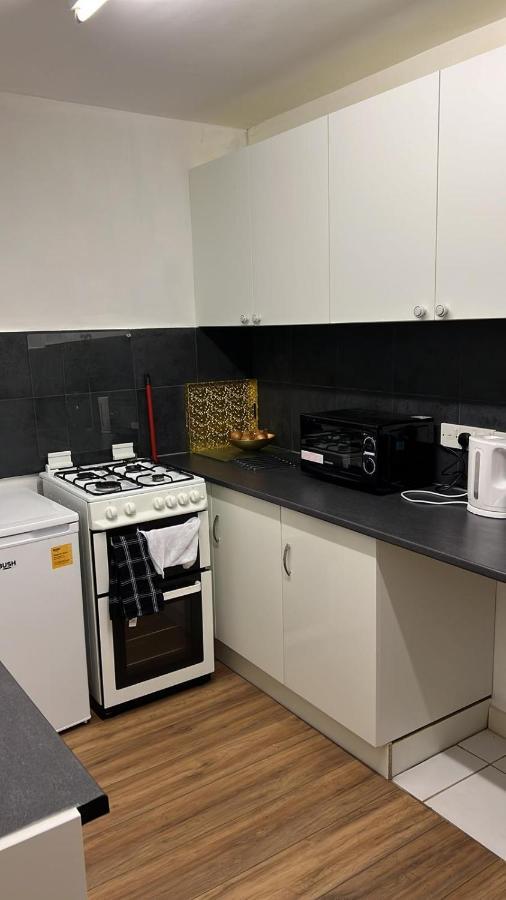 Smalinz Homes Finchley London Eksteriør billede