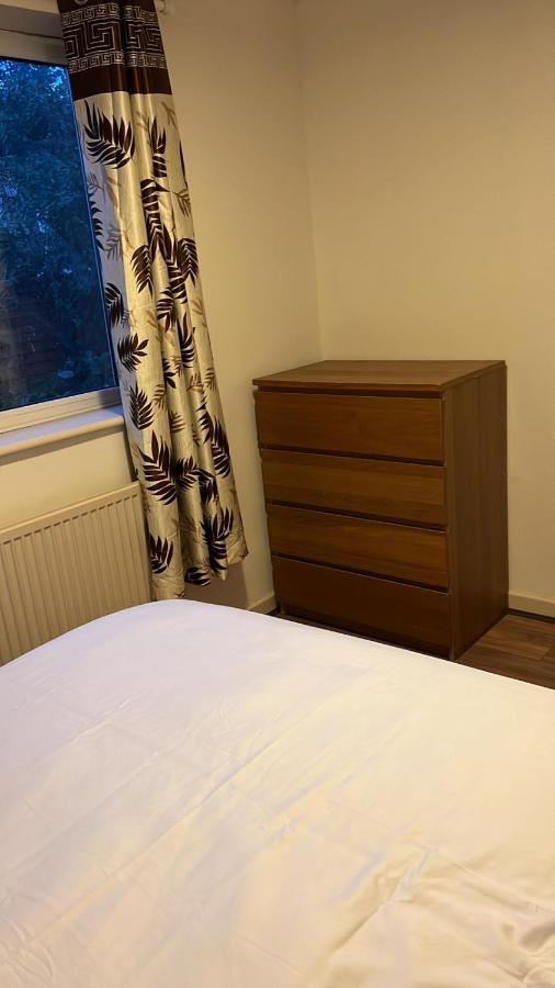 Smalinz Homes Finchley London Eksteriør billede