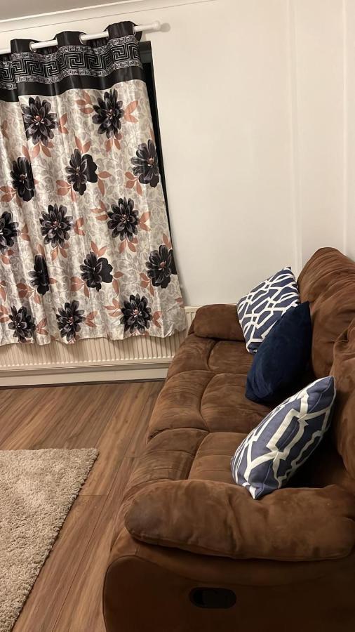 Smalinz Homes Finchley London Eksteriør billede