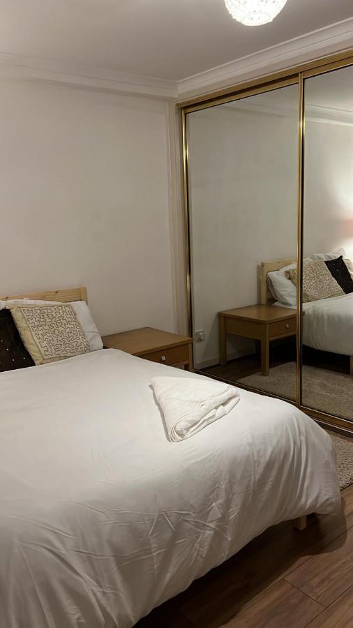 Smalinz Homes Finchley London Eksteriør billede